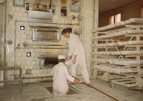 Archiwalne wnętrze rodzinnej piekarni / Historic family bakery interior