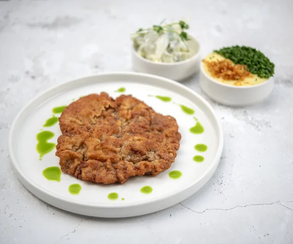 Kotlet z dodatkami w Restauracji Młodnik